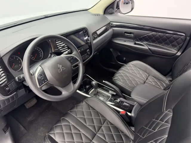 Mitsubishi Outlander — Фото автомобиля 9