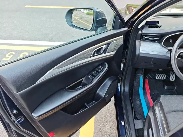 Skyworth Auto Skyworth EV6 — Фото автомобиля 11