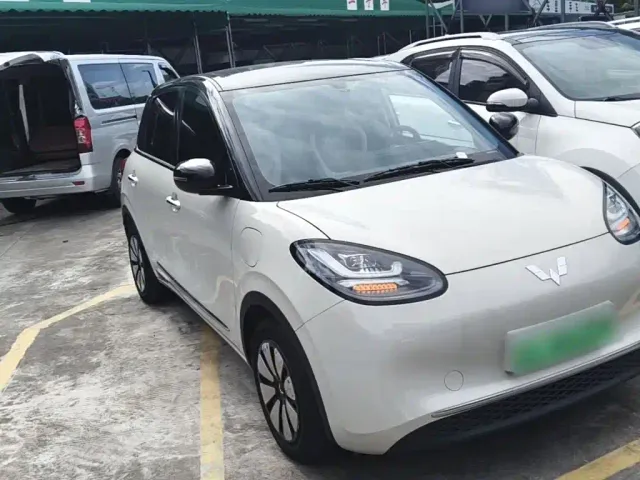 Wuling Bingo — Фото автомобиля 3