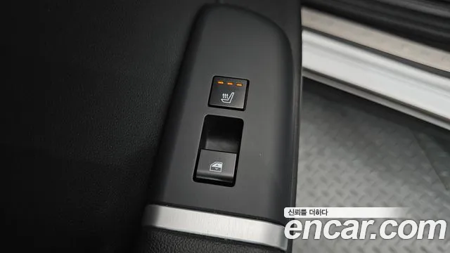 Hyundai Grandeur Grandeur (GN7) 2.5 Бензин 2WD — Фото автомобиля 20