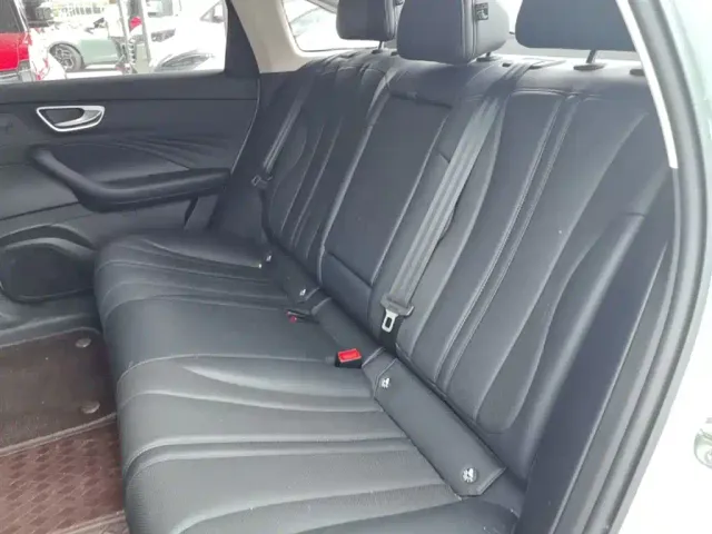 Roewe D7 — Фото автомобиля 16