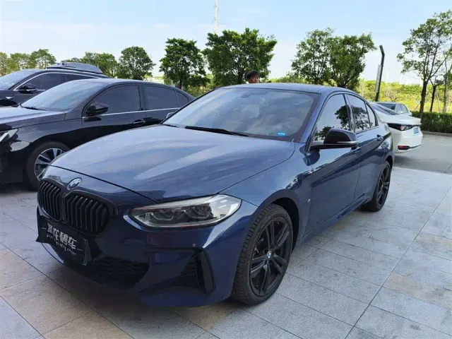 Фотография автомобиля — BMW 1 Series