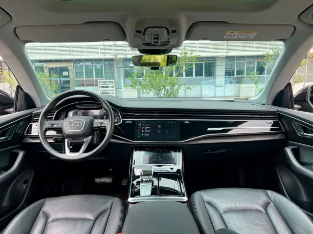Audi Q8 — Фото автомобиля 22