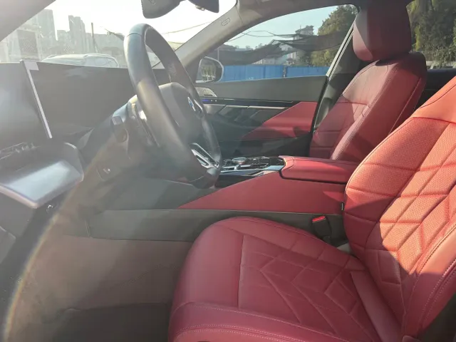 BMW 5 Series — Фото автомобиля 4