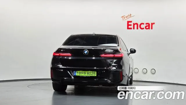 BMW 7 Series G70 — Фото автомобиля 4
