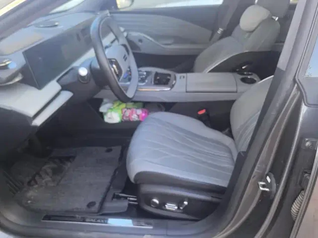 Geely Galaxy E8 — Фото автомобиля 9