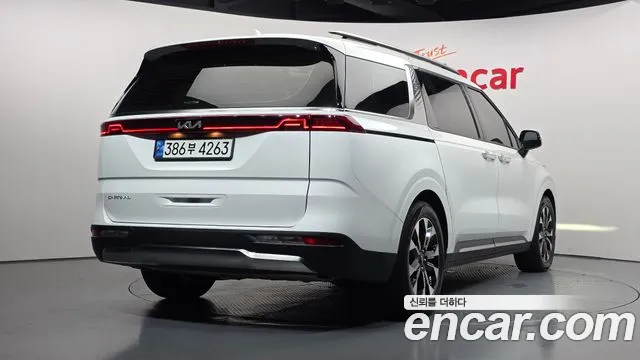 Kia Carnival Generation 4 — Фото автомобиля 2