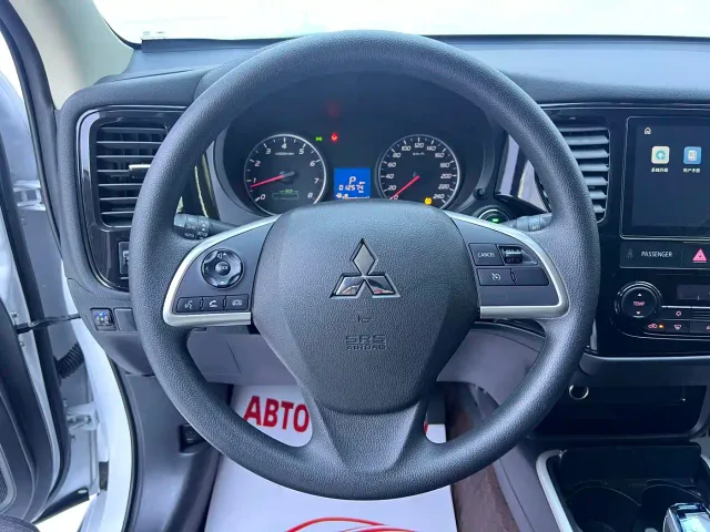 Mitsubishi Outlander — Фото автомобиля 11