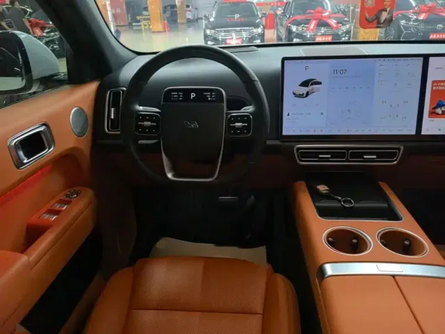 Li Auto L7 — Фото автомобиля 10