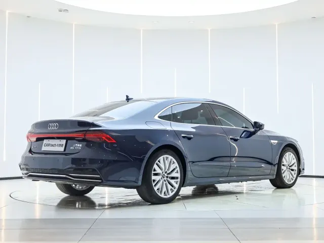 Audi A7L — Фото автомобиля 7