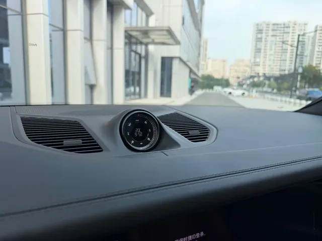 Porsche Cayenne — Фото автомобиля 18