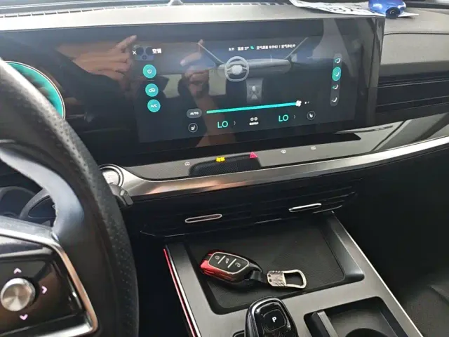 Roewe RX5 Max — Фото автомобиля 12