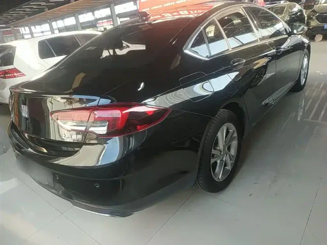Buick Regal — Фото автомобиля 6