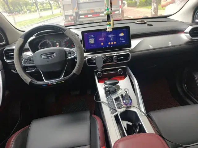 Geely Binyue — Фото автомобиля 5