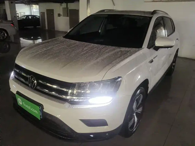 Фотография автомобиля — Volkswagen Tharu