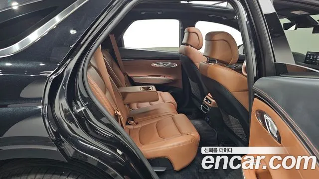 Genesis GV70 2.5T Бензин AWD — Фото автомобиля 11