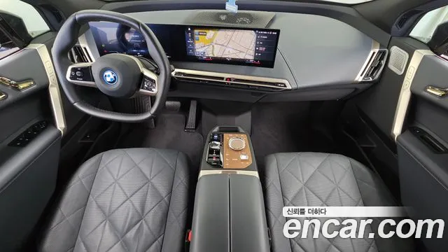 BMW iX — Фото автомобиля 7