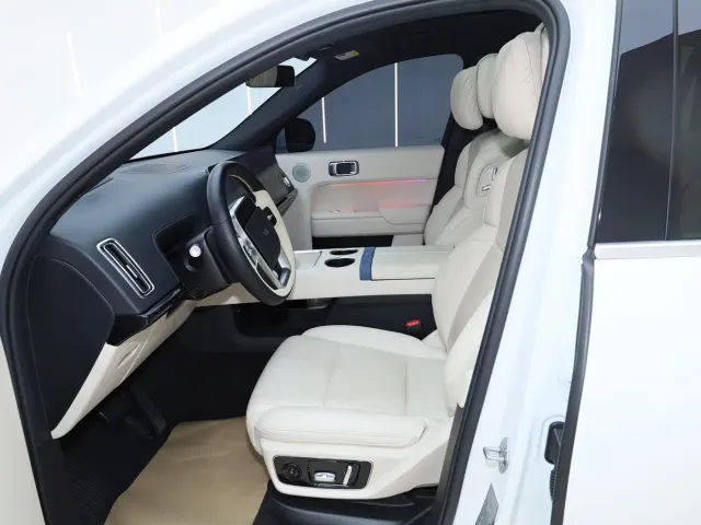 Li Auto L7 — Фото автомобиля 20