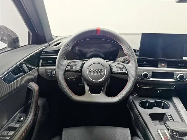 Audi A4L — Фото автомобиля 11