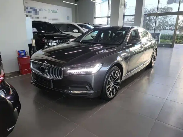 Фотография автомобиля — Volvo S90