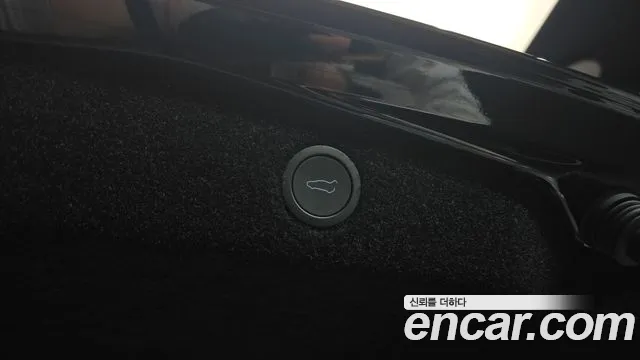 Tesla Model 3 — Фото автомобиля 20