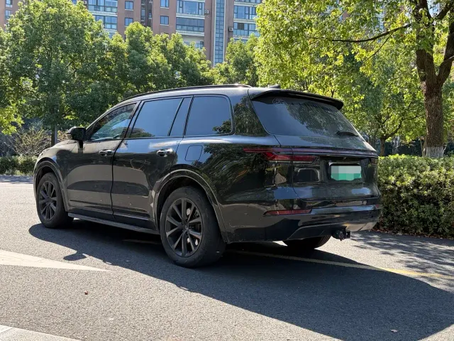 Li Auto ONE — Фото автомобиля 10