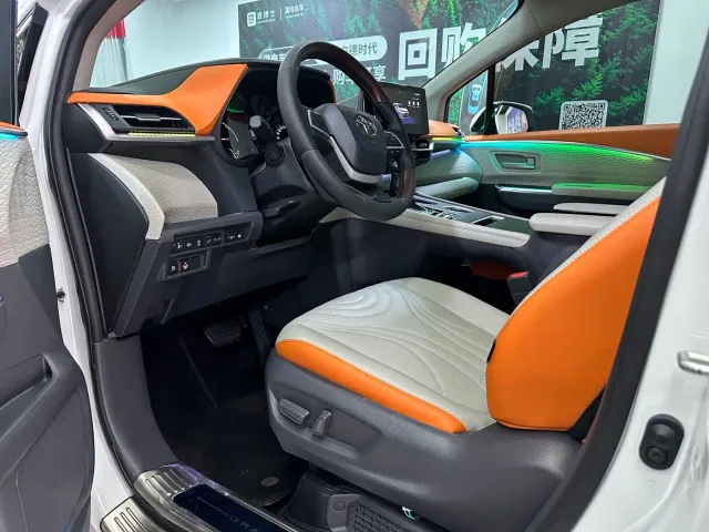 Toyota Granvia — Фото автомобиля 13