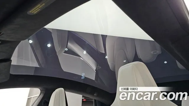 Tesla Model S — Фото автомобиля 19