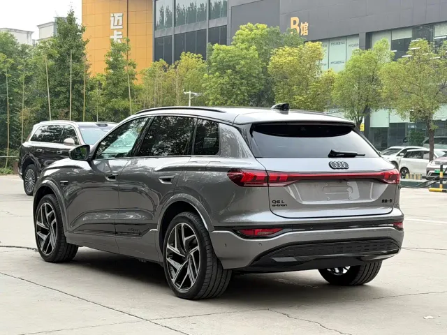 Audi Q6L e-tron — Фото автомобиля 7
