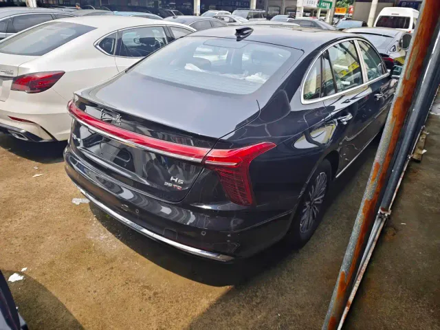 Hongqi H5 — Фото автомобиля 13