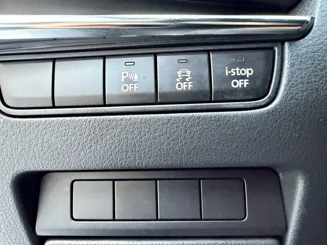 Mazda Axela — Фото автомобиля 9