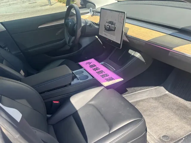 Tesla Model 3 — Фото автомобиля 16