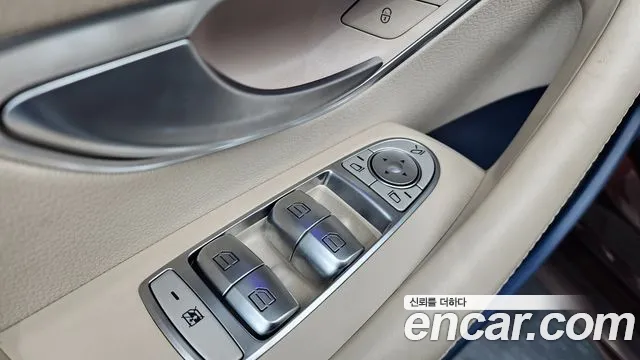 Mercedes-Benz E-Class — Фото автомобиля 30
