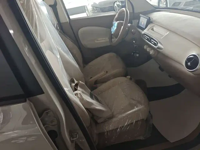 Wuling Hongguang Mini EV — Фото автомобиля 24
