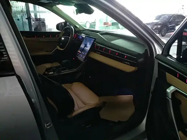 Geely Boyue L — Фото автомобиля 24