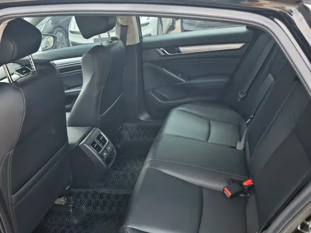 Honda Accord — Фото автомобиля 4