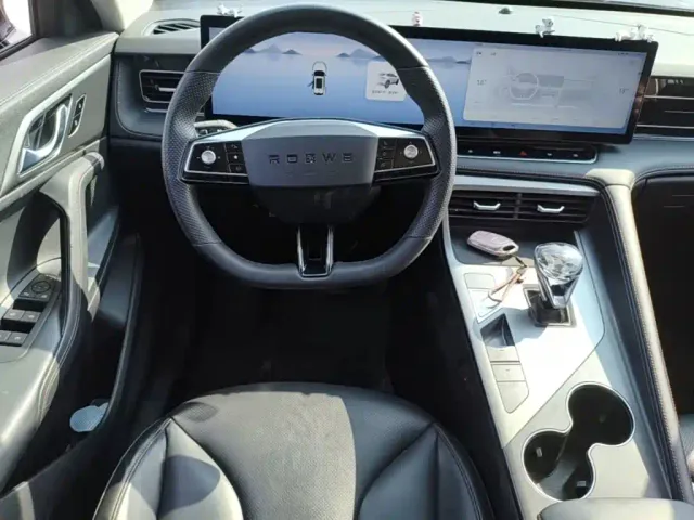 Roewe RX5 — Фото автомобиля 10