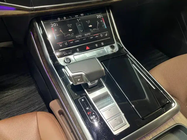 Audi Q7 — Фото автомобиля 9