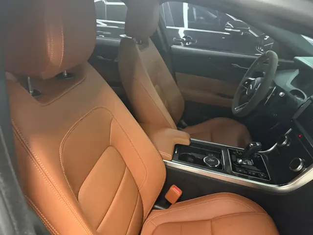 Jaguar XEL — Фото автомобиля 14