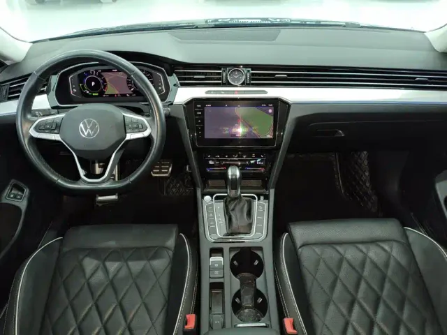 Volkswagen Magotan GTE Plug-in Hybrid 2022 GTE Luxury — Фото автомобиля 12