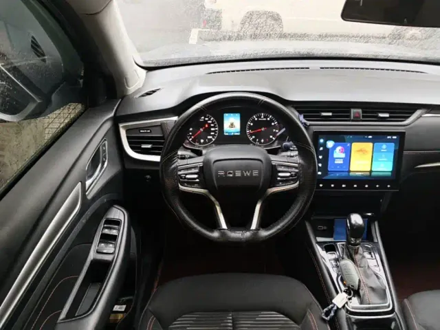 Roewe RX3 — Фото автомобиля 10