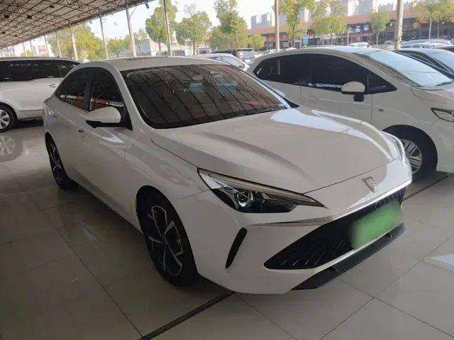 Roewe i5 — Фото автомобиля 3