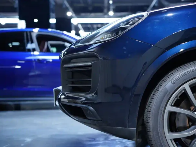 Porsche Cayenne — Фото автомобиля 10