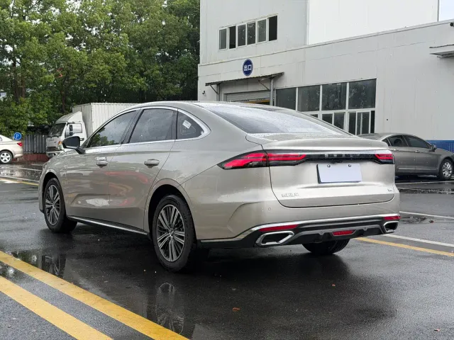 Geely Emgrand — Фото автомобиля 7