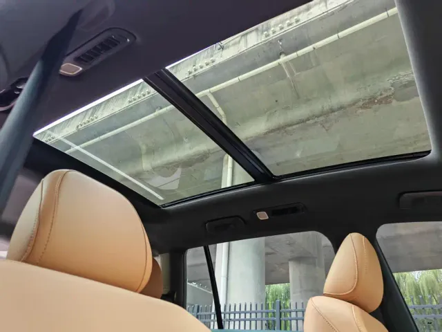 Li Auto ONE — Фото автомобиля 13