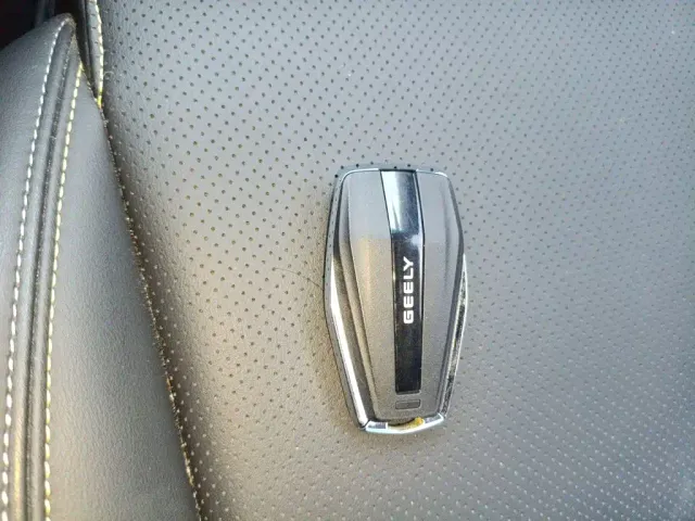 Geely Emgrand L — Фото автомобиля 9