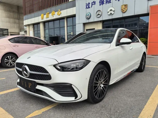 Фотография автомобиля — Mercedes-Benz C-Class