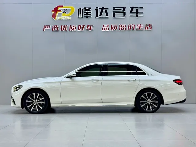 Mercedes-Benz E-Class — Фото автомобиля 3