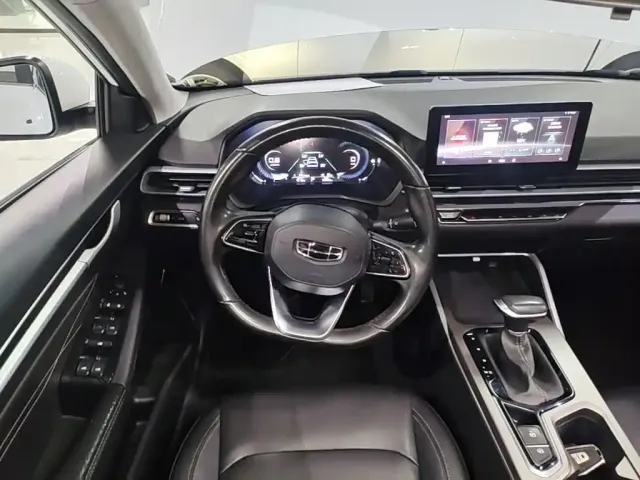 Geely Emgrand — Фото автомобиля 10
