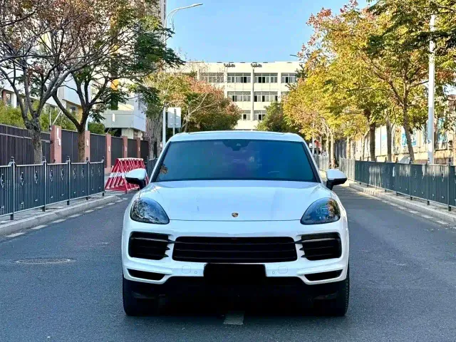 Porsche Cayenne — Фото автомобиля 2